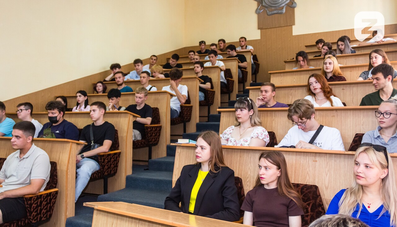 В семи вузах ЛНР, как и по всей России, началась приемная кампания |  20.06.2024 | Луганск - БезФормата